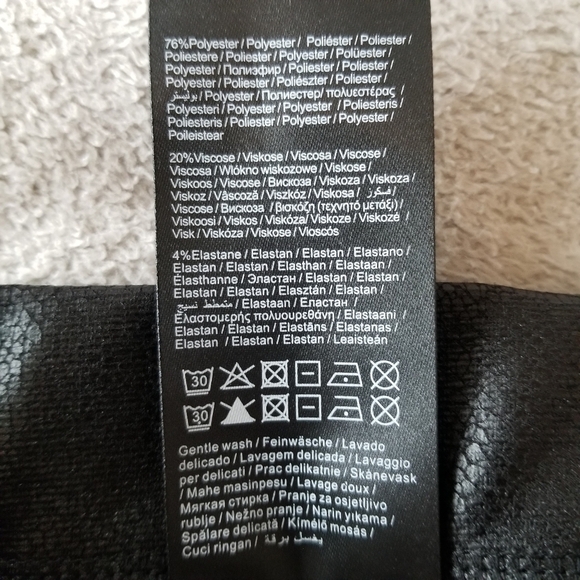 VERO MODA Black Faux Snakeskin Coated Leggings - Picture 14 of 16